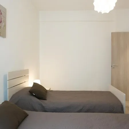 Zara Free Parking 베니스